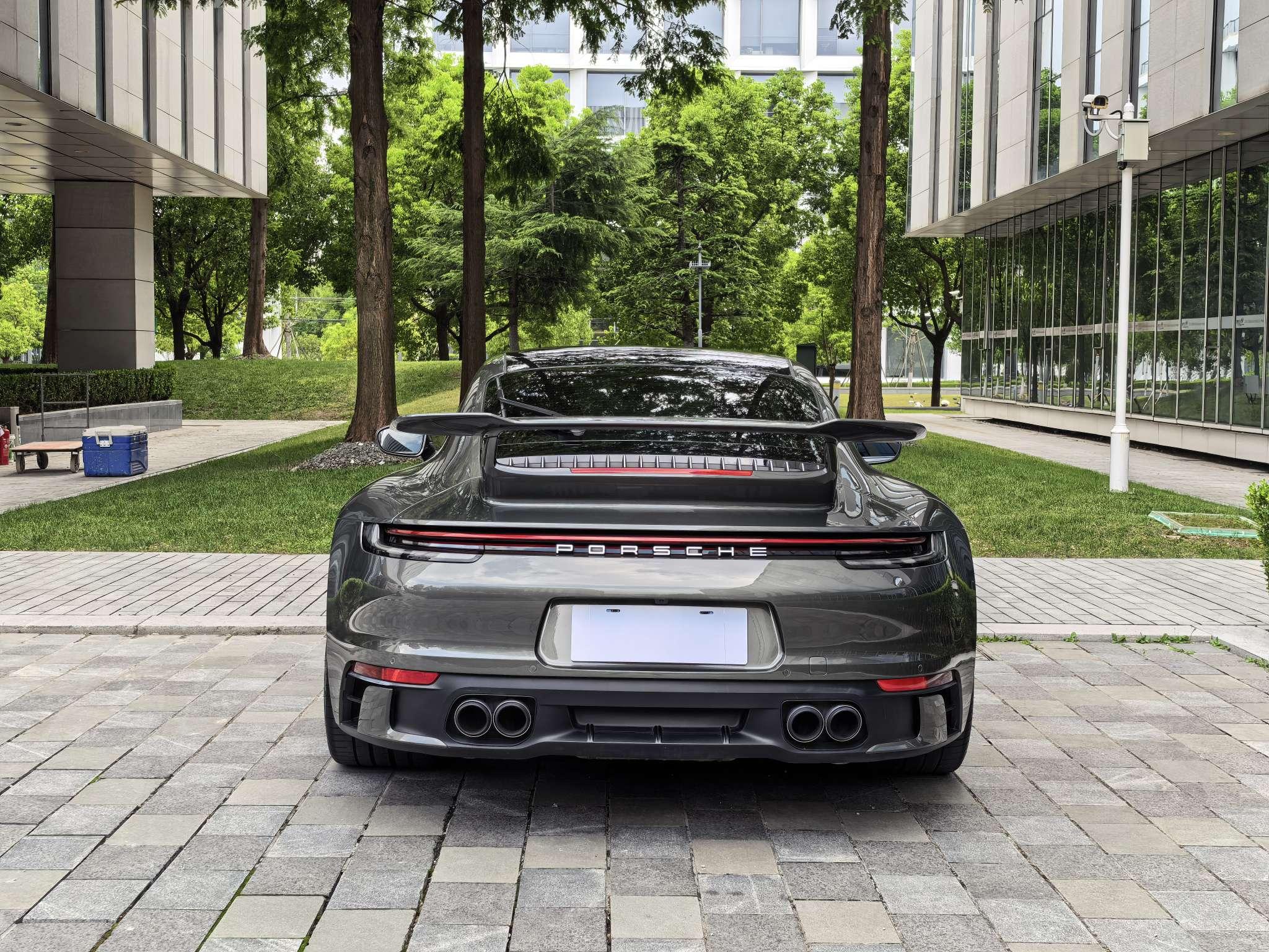 Porsche 911 2023 thumb 4