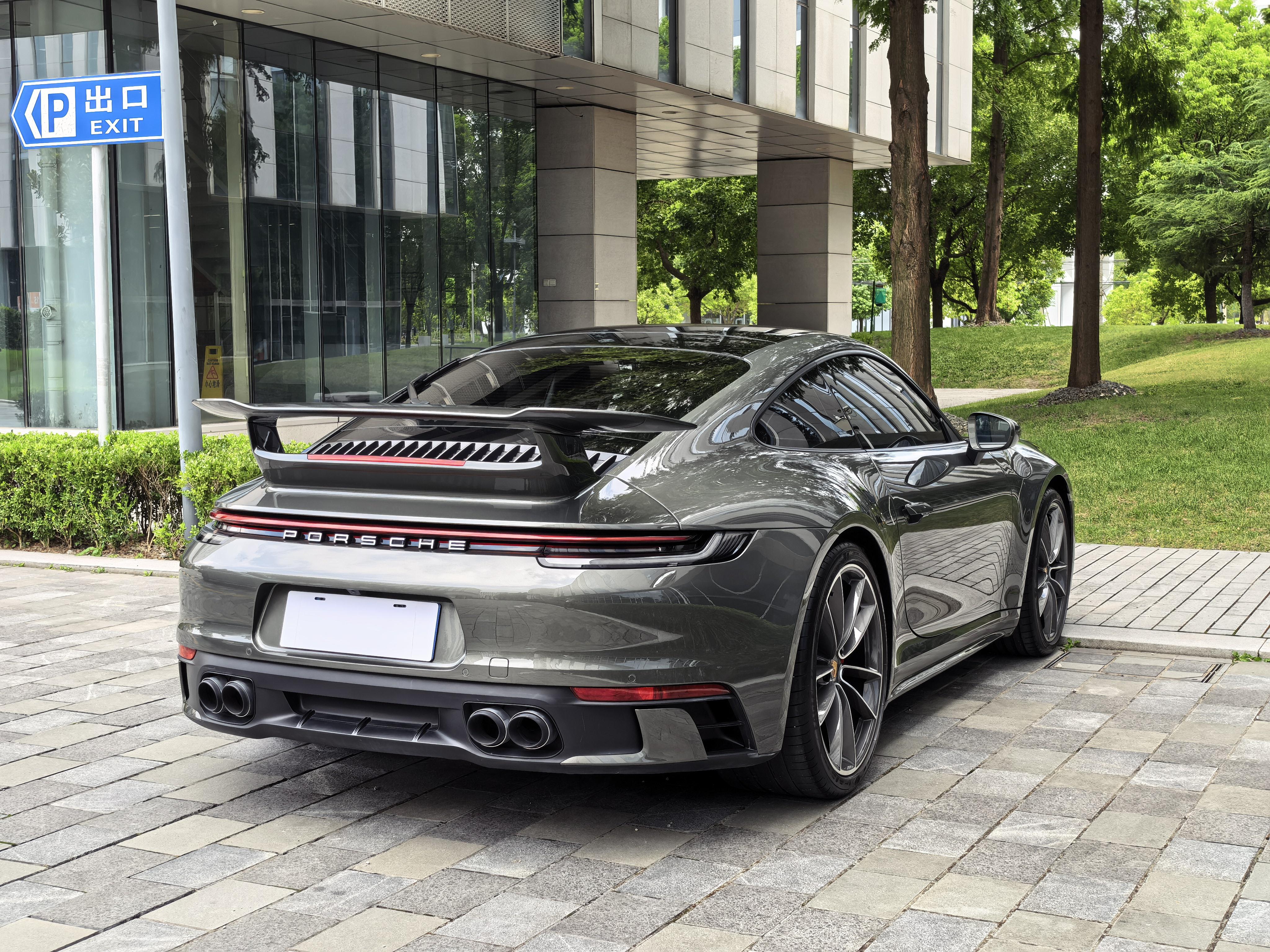 Porsche 911 2023 thumb 5