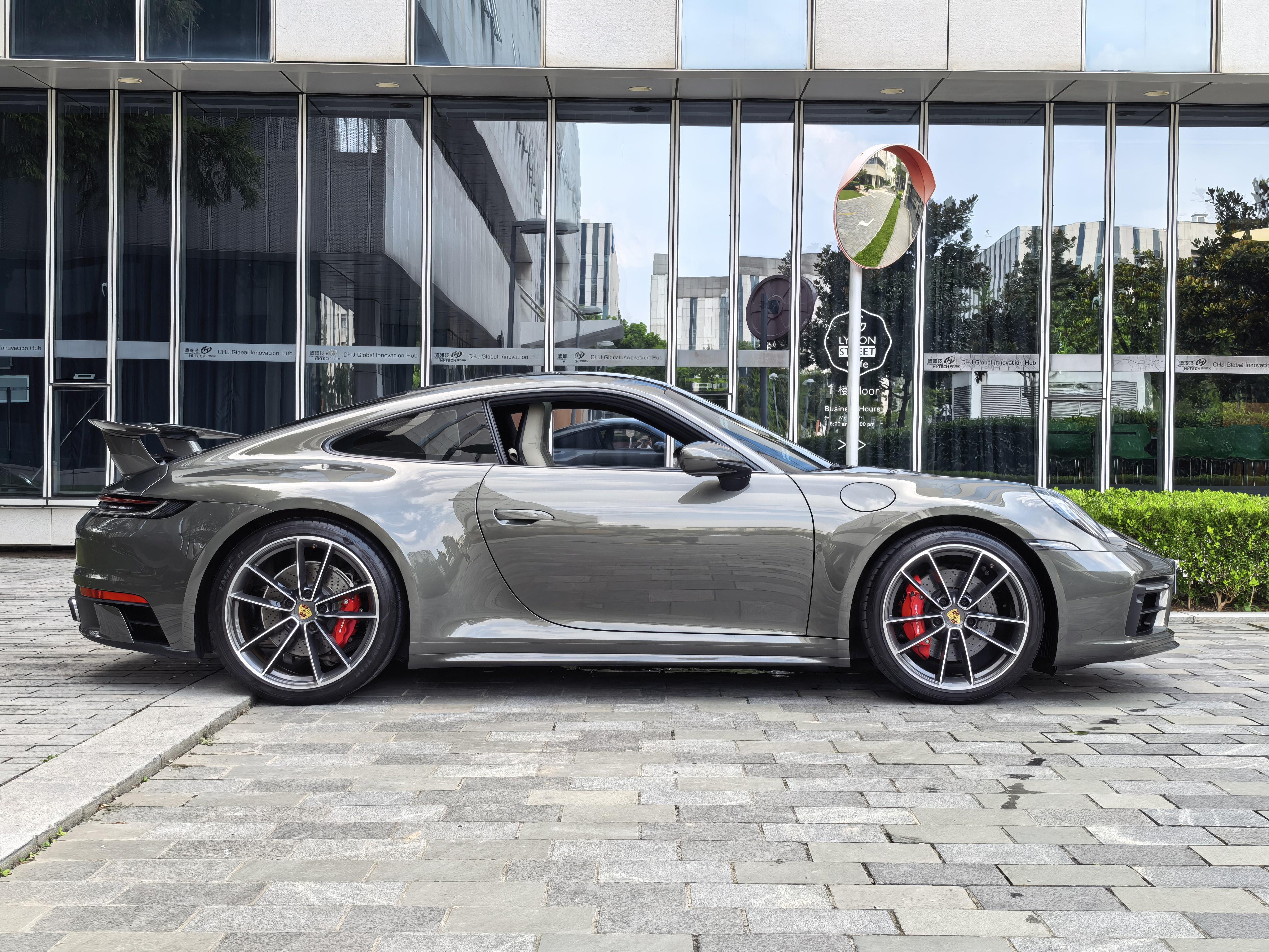 Porsche 911 2023 thumb 6