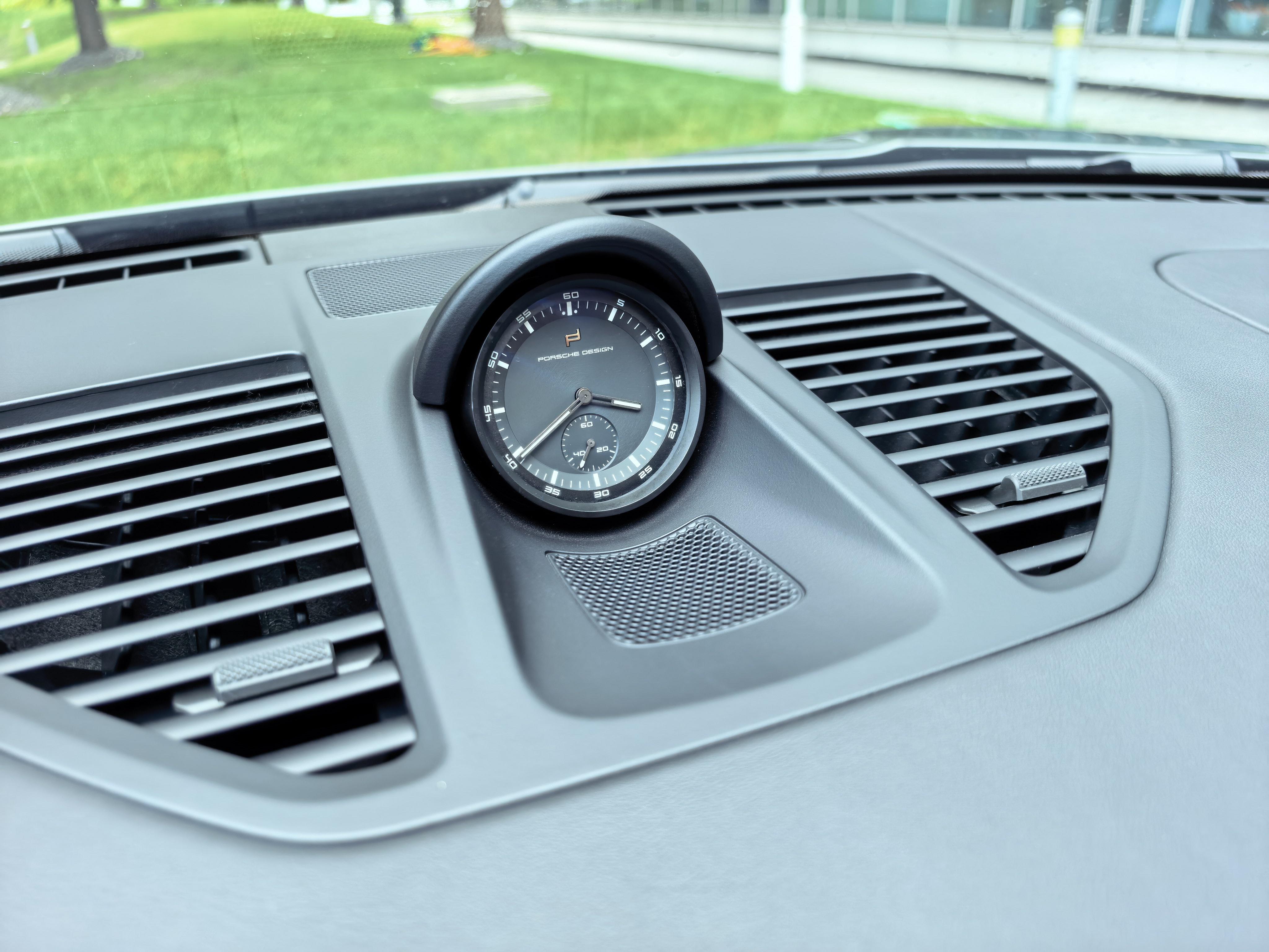Porsche 911 2023 thumb 7