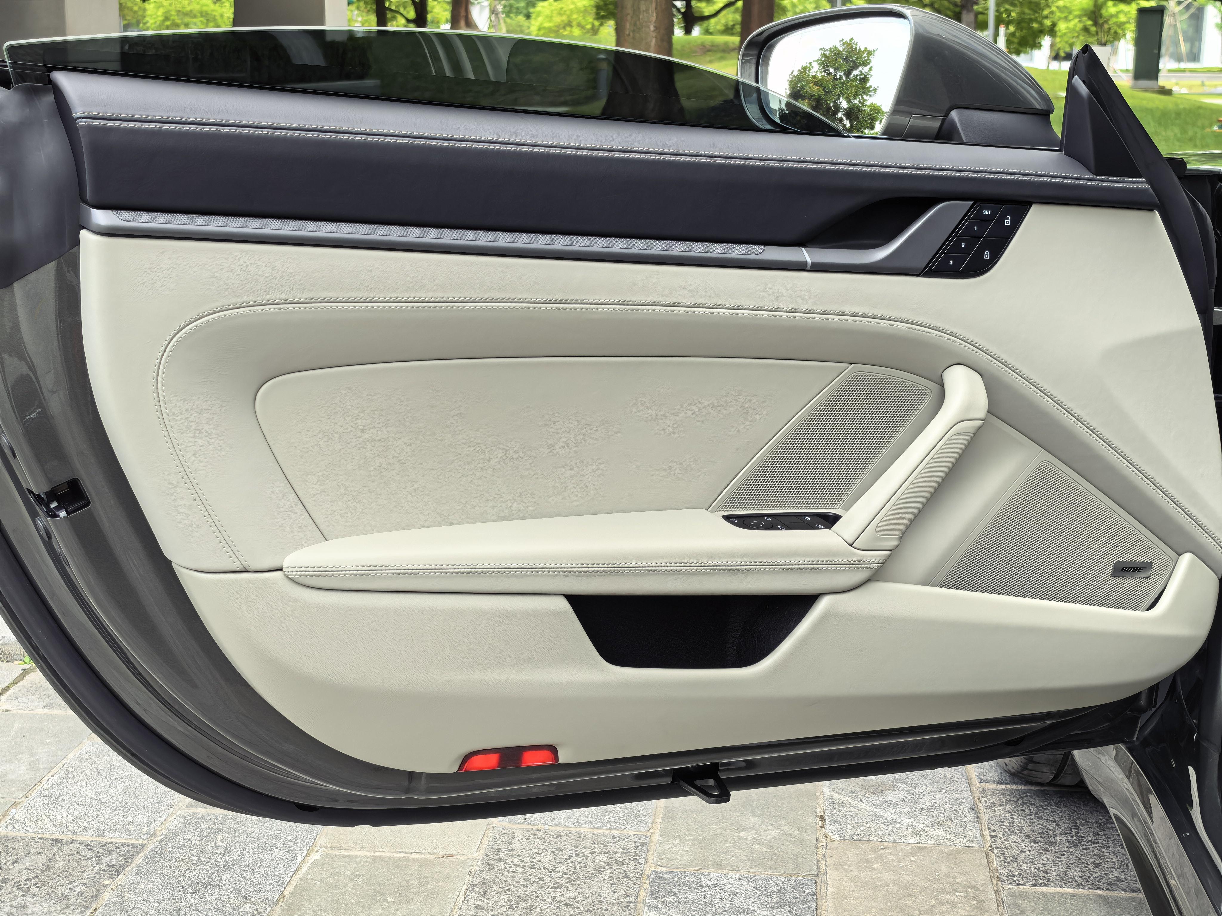 Porsche 911 2023 thumb 9