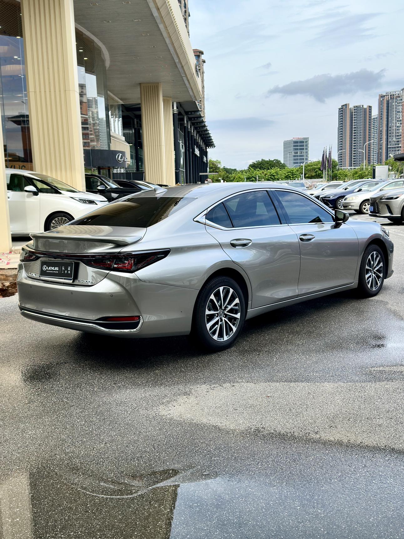 Lexus ES 2025 thumb 4