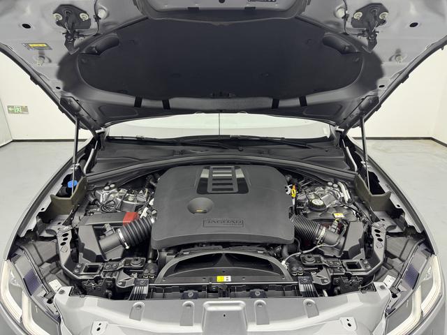 Jaguar F-Pace 2022 thumb 8