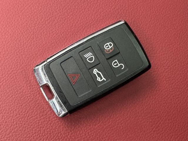 Jaguar F-Pace 2022 thumb 9