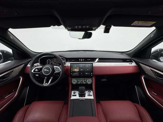 Jaguar F-Pace 2022 thumb 12