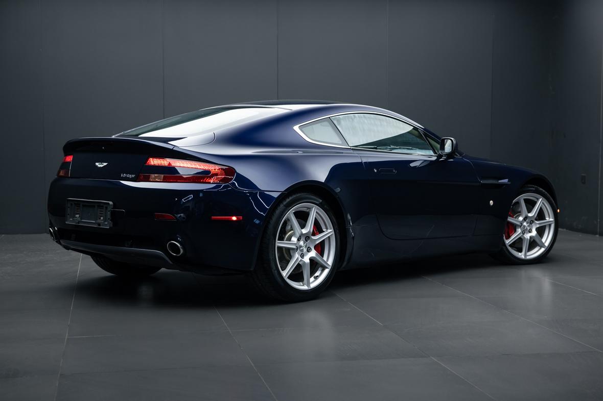 Aston Martin Vantage 4.0T V8 2007 thumb 4