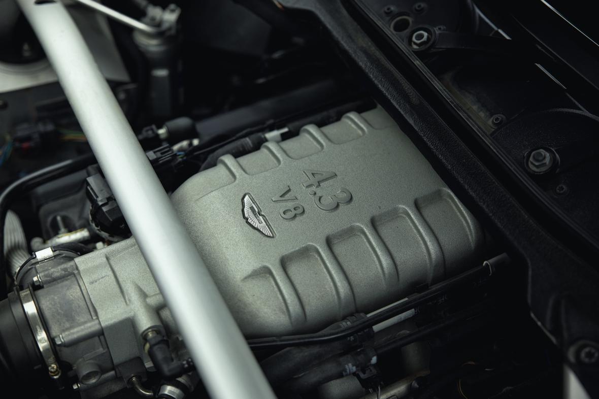 Aston Martin Vantage 4.0T V8 2007 thumb 11