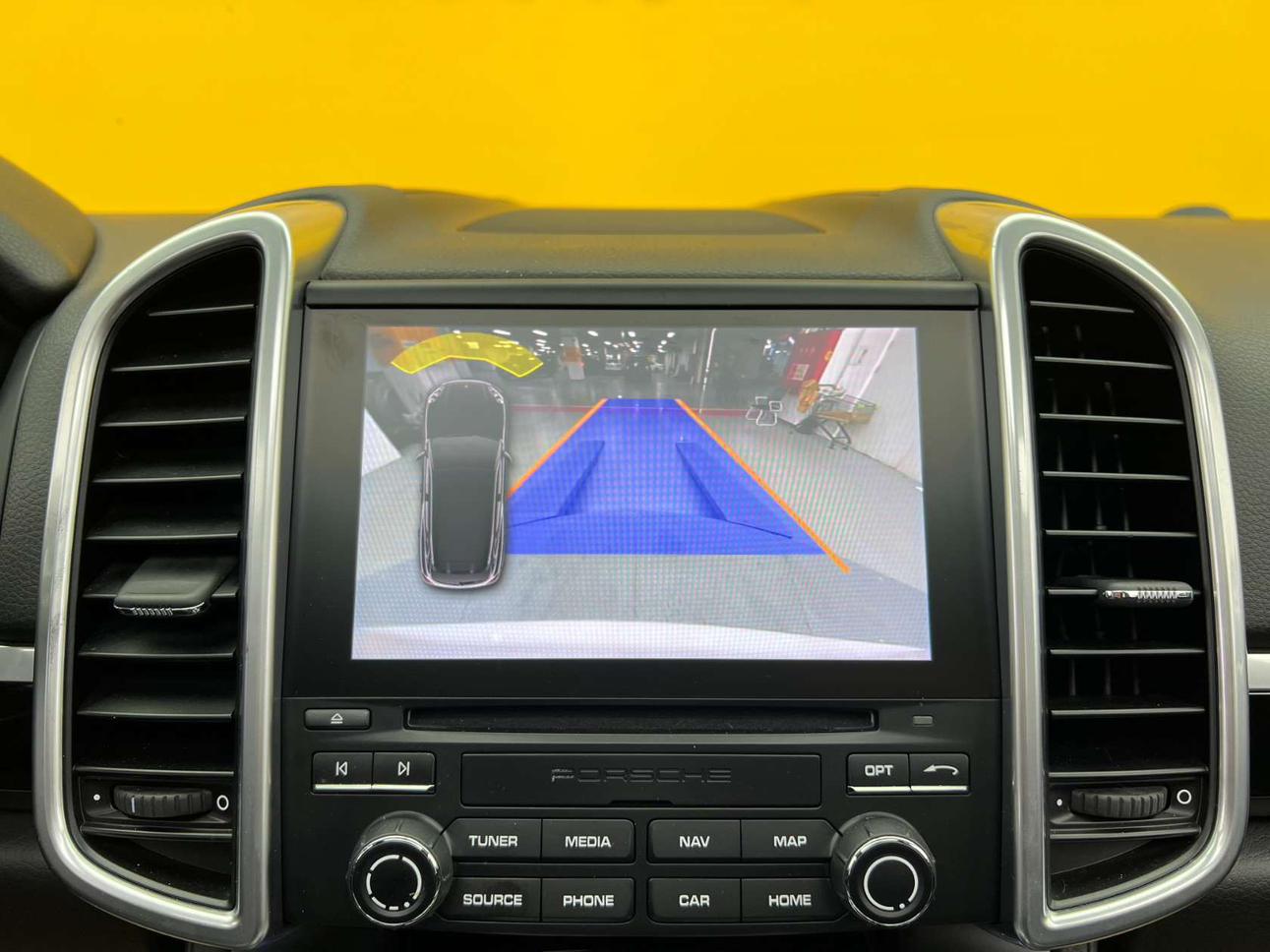 Porsche Cayenne 2016 thumb 12