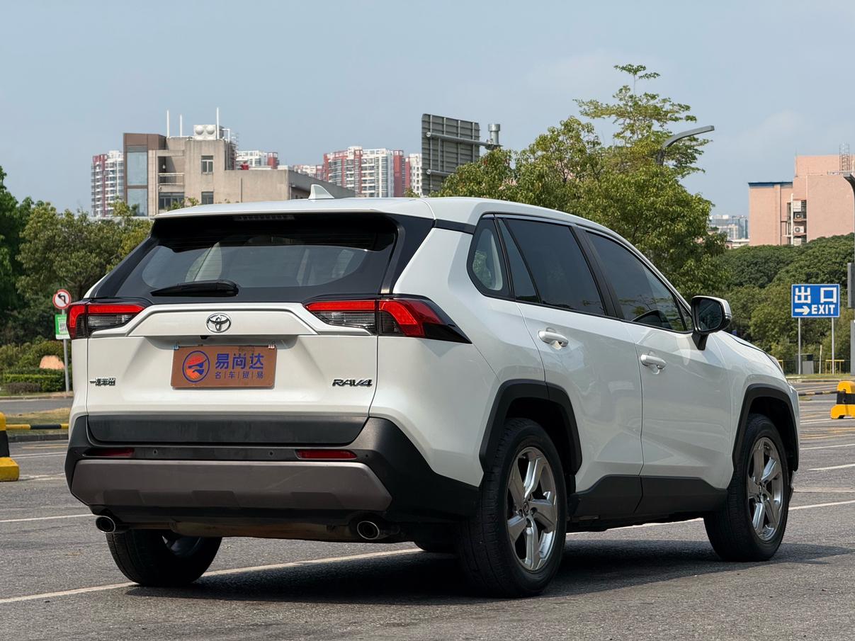 Toyota RAV4 2022 thumb 4