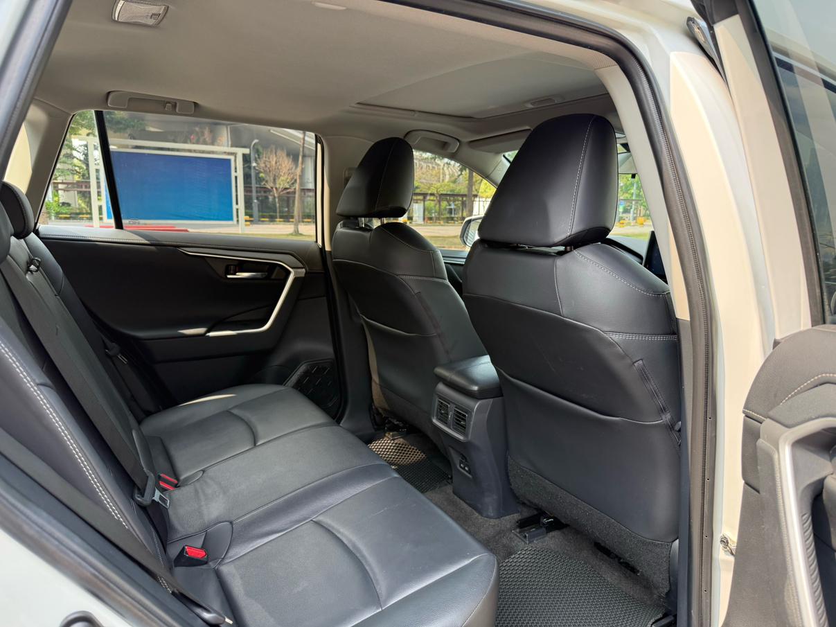 Toyota RAV4 2022 thumb 10