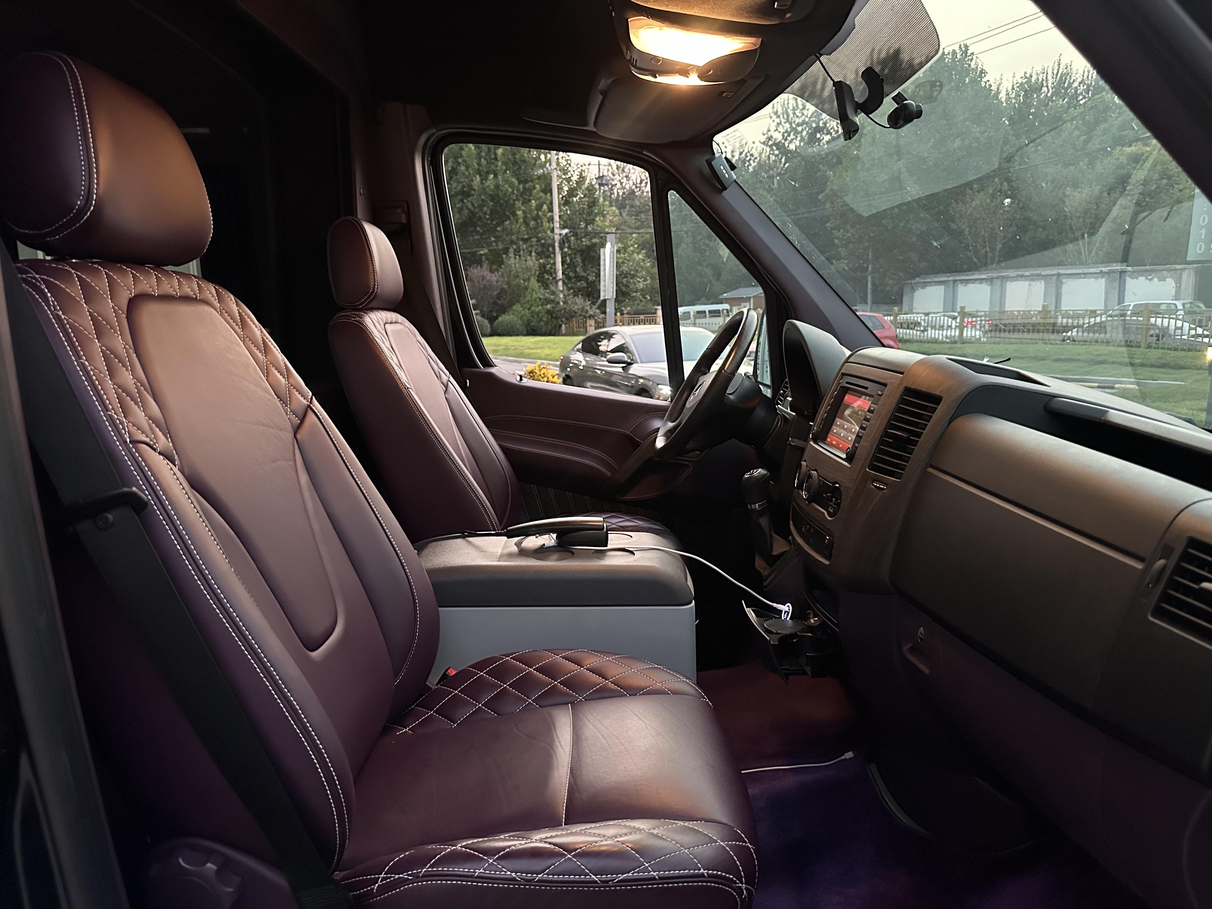 Mercedes-Benz Sprinter 2019 thumb 9