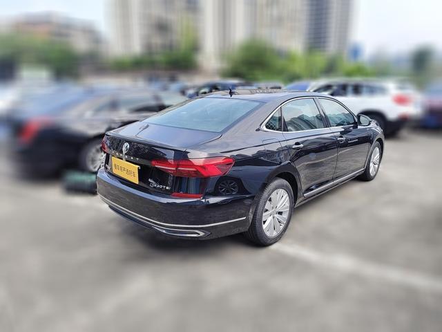 Volkswagen Passat (North America and China) 2019 thumb 2