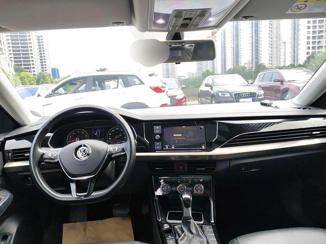 Volkswagen Passat (North America and China) 2019 thumb 3