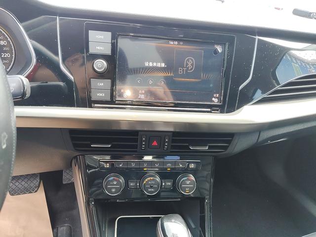 Volkswagen Passat (North America and China) 2019 thumb 4