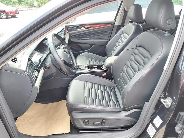 Volkswagen Passat (North America and China) 2019 thumb 8