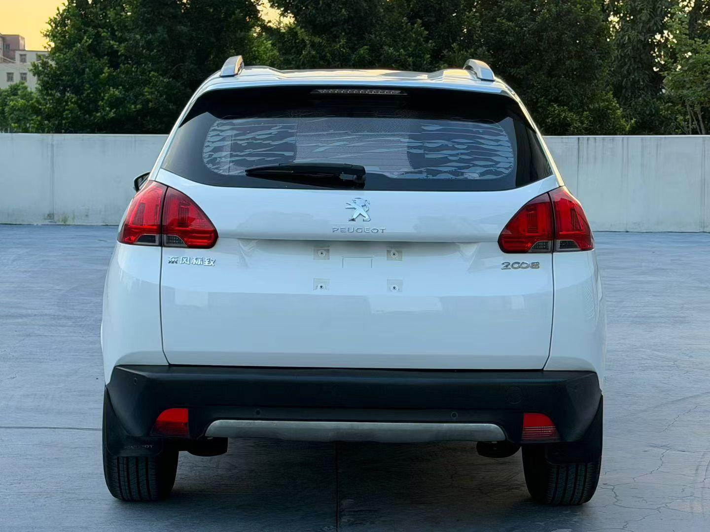 Peugeot 2008 2014 thumb 12