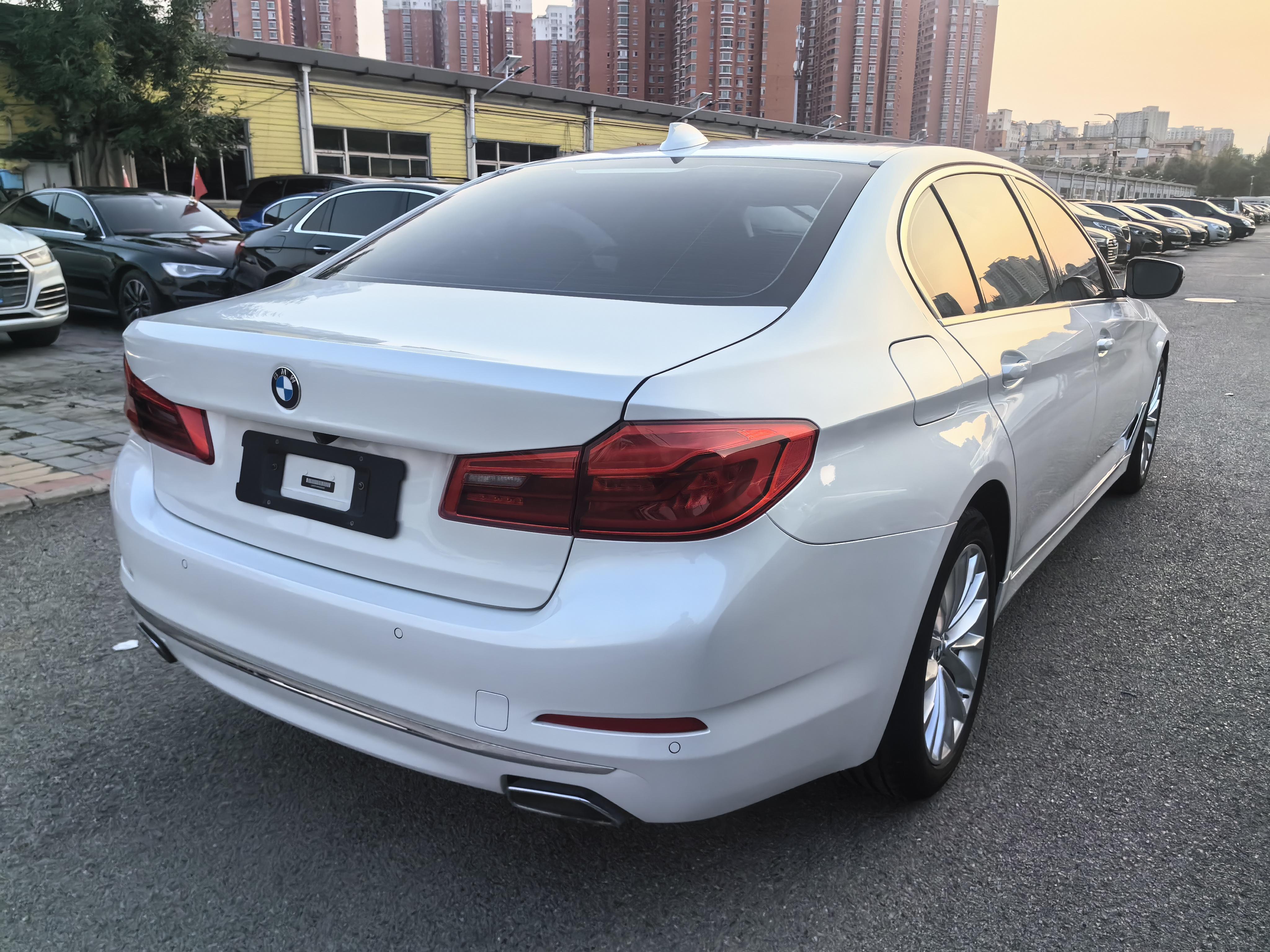 BMW 5 серии 2019 thumb 3
