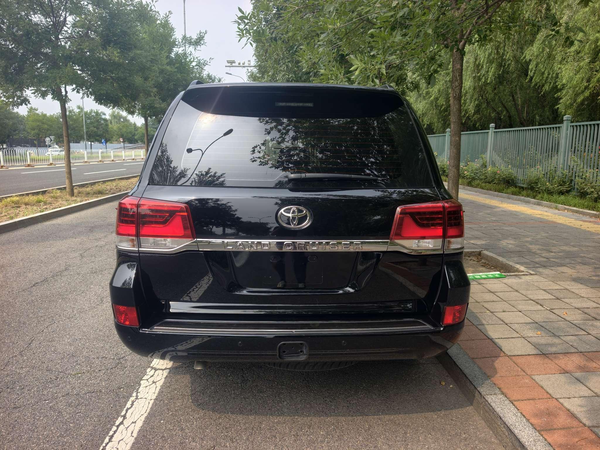 Toyota Land Cruiser 2019 thumb 4