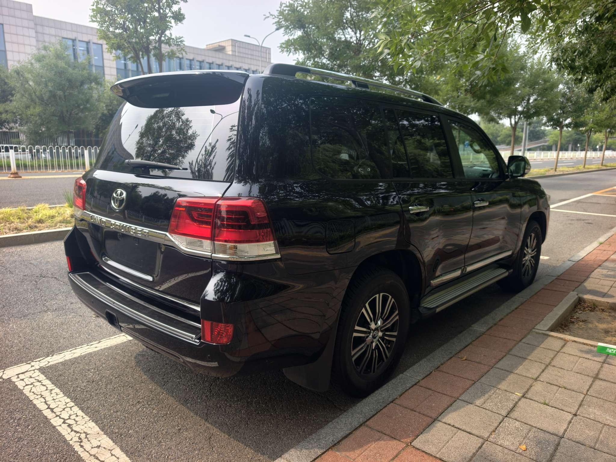Toyota Land Cruiser 2019 thumb 5
