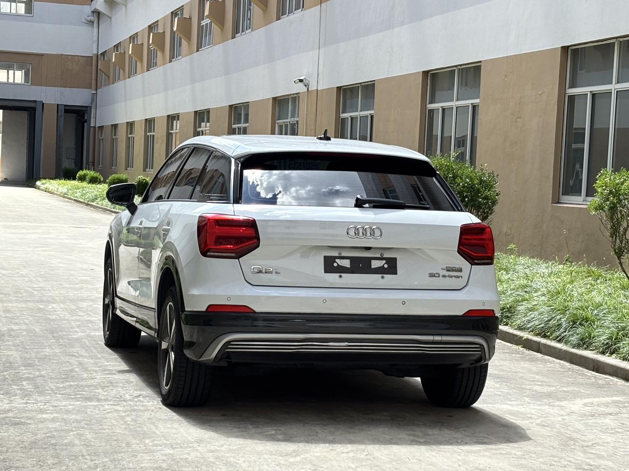 Audi Q2 2019 thumb 2