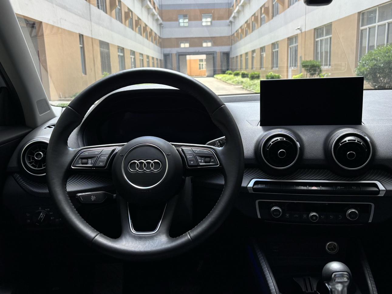 Audi Q2 2019 thumb 9
