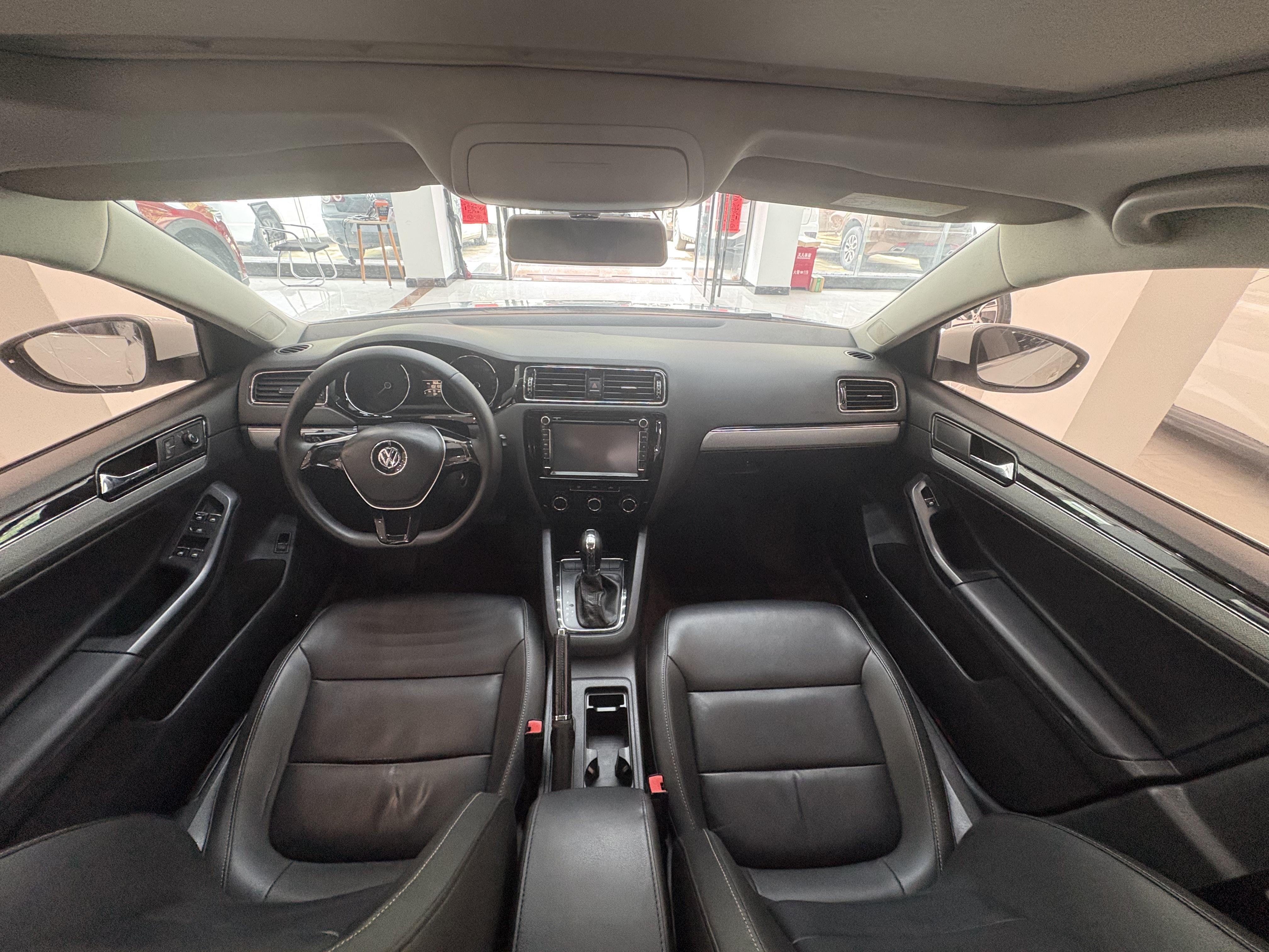 Volkswagen Sagitar 2015 thumb 5