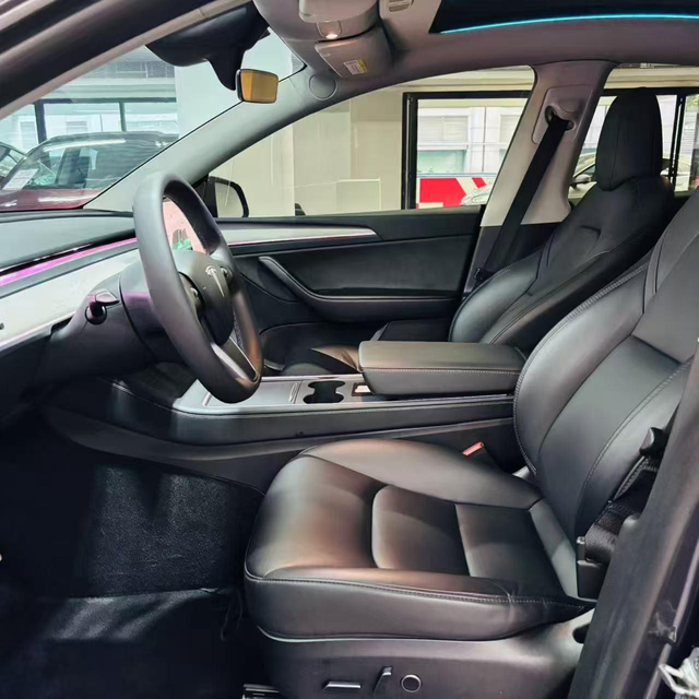 Tesla Model Y 2024 thumb 7