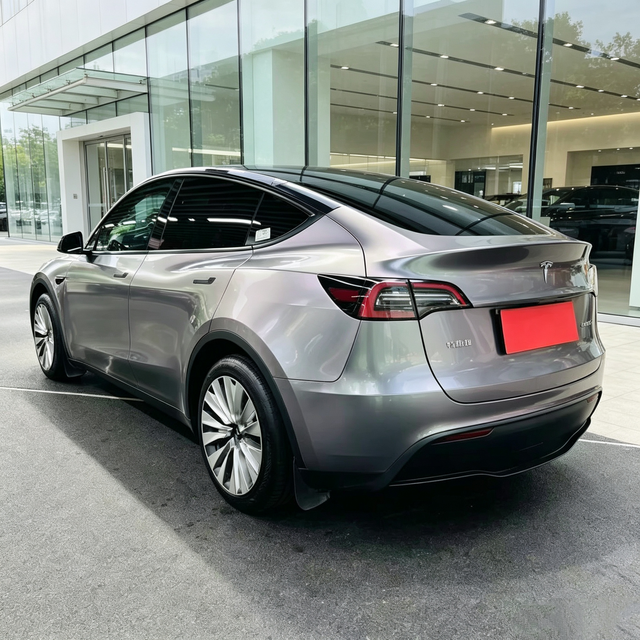 Tesla Model Y 2024 thumb 12