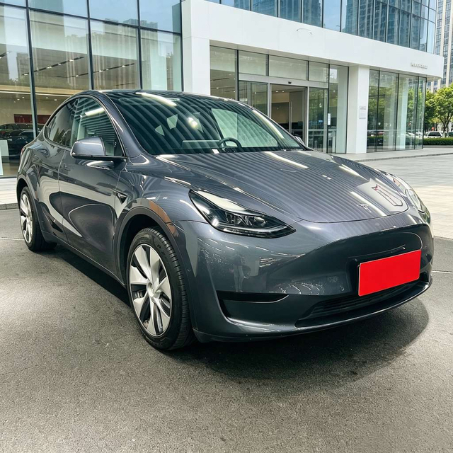 Tesla Model Y 2022 thumb 11