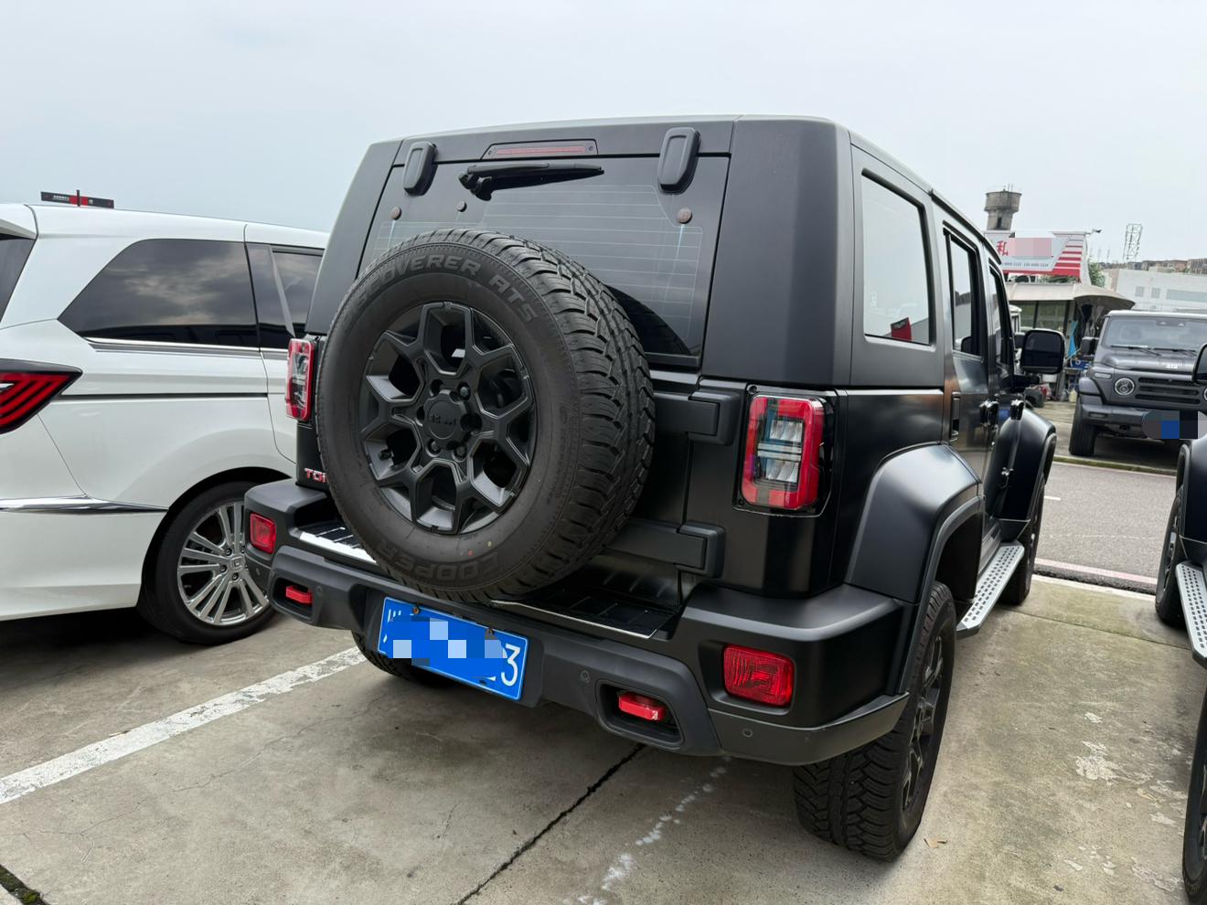 BJ 40 2023 thumb 3