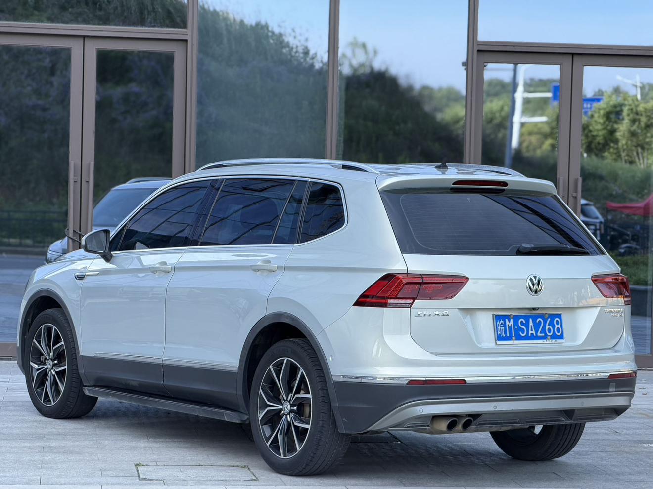 Volkswagen Tiguan 2017 thumb 2