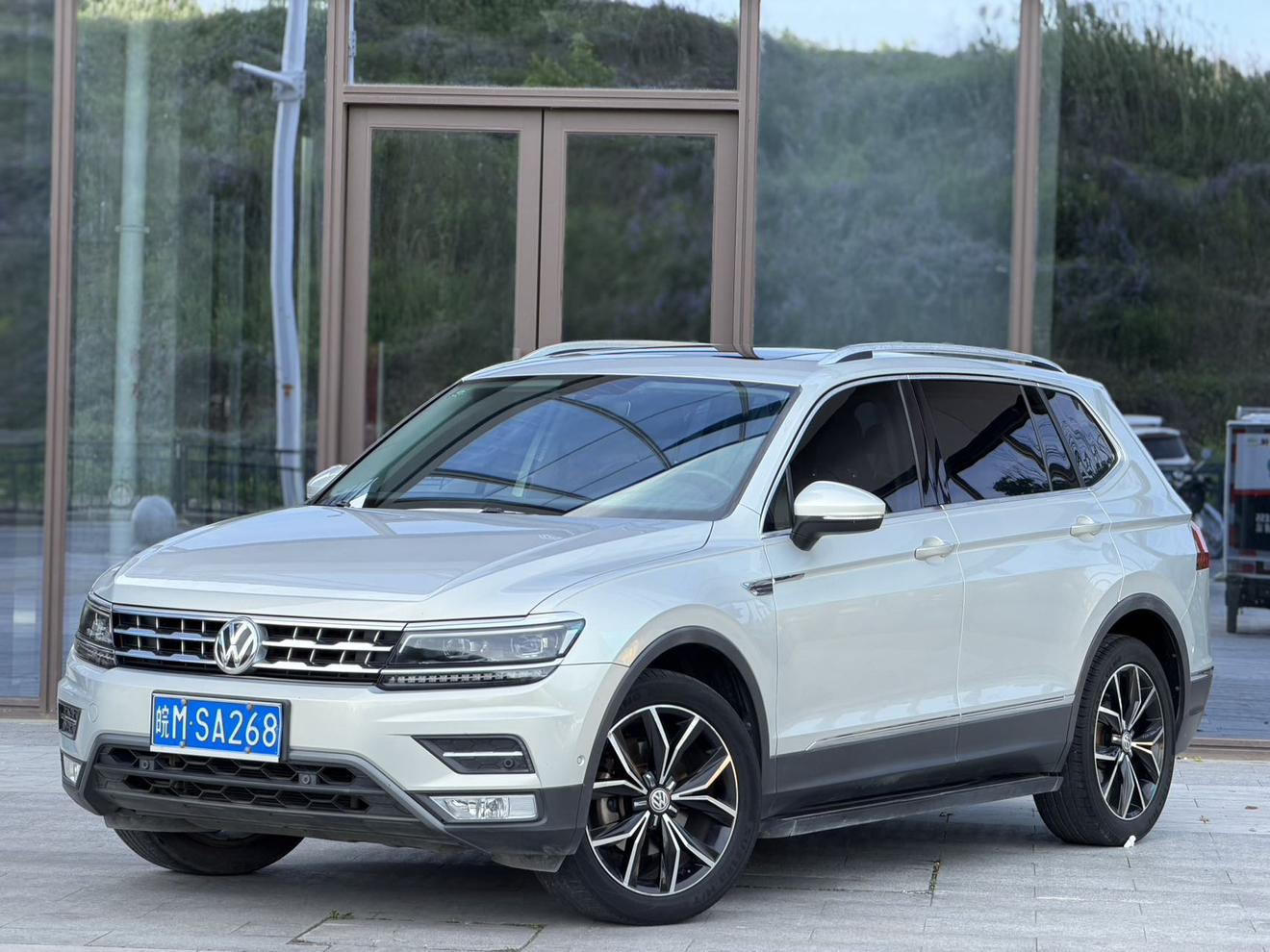 Volkswagen Tiguan 2017 thumb 10