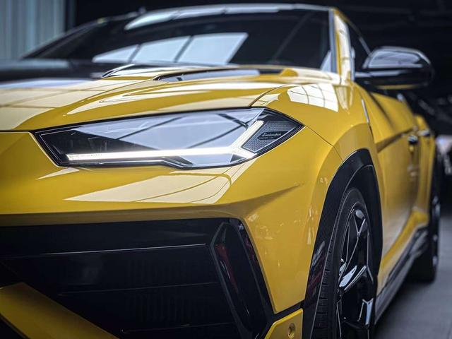 Lamborghini Urus 2022 thumb 4