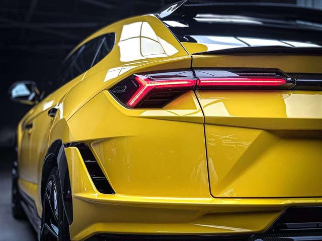 Lamborghini Urus 2022 thumb 5
