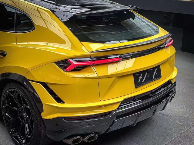 Lamborghini Urus 2022 thumb 8