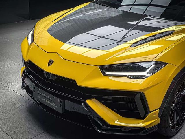 Lamborghini Urus 2022 thumb 9