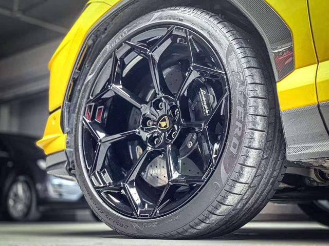 Lamborghini Urus 2022 thumb 10