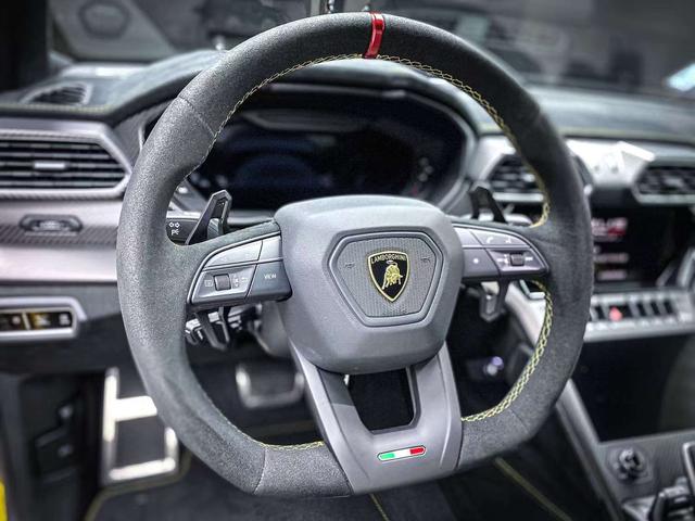 Lamborghini Urus 2022 thumb 12