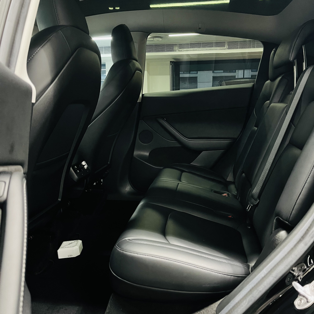 Tesla Model Y 2022 thumb 8