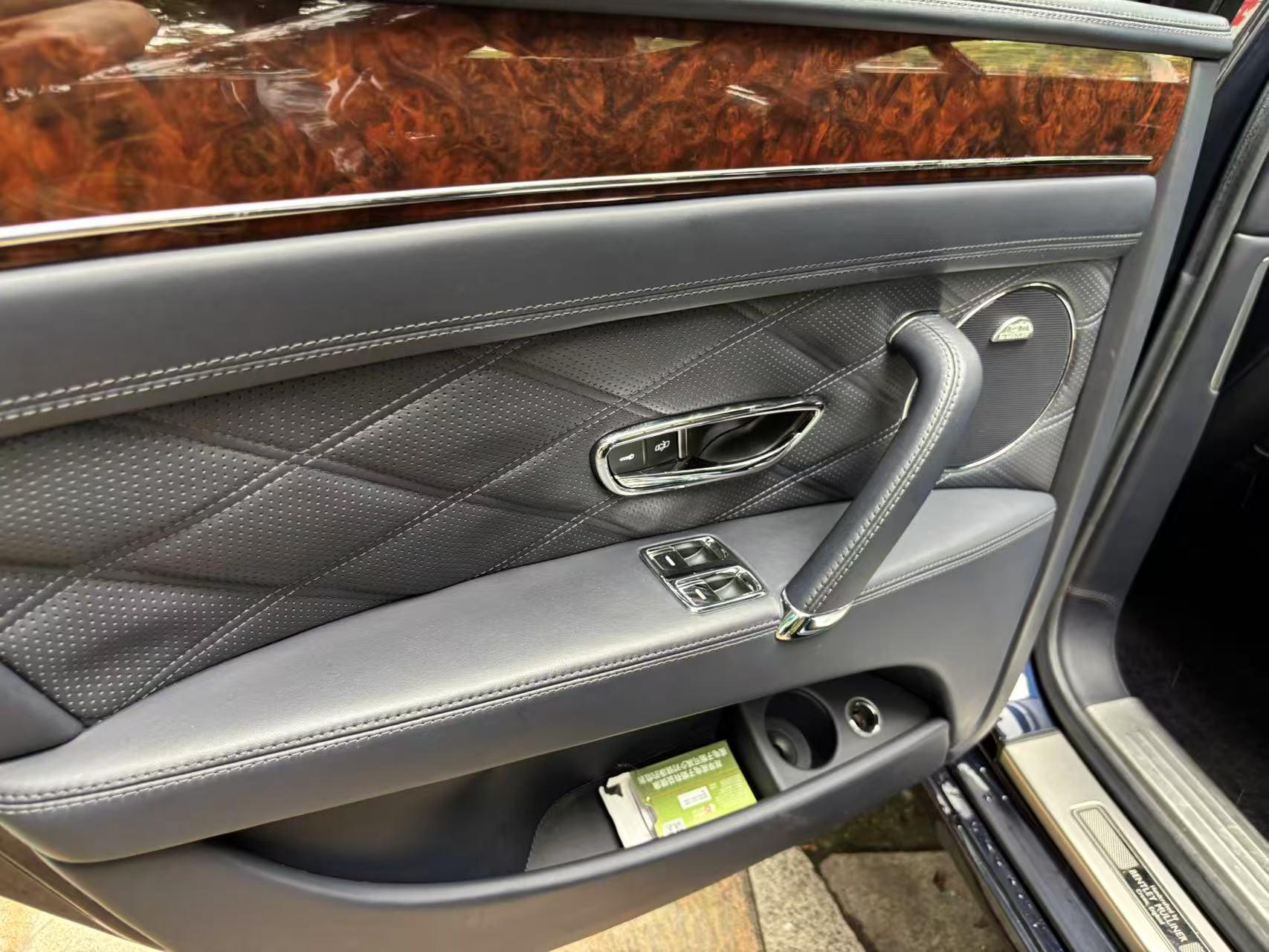 Bentley Fei Chi 2013 thumb 3