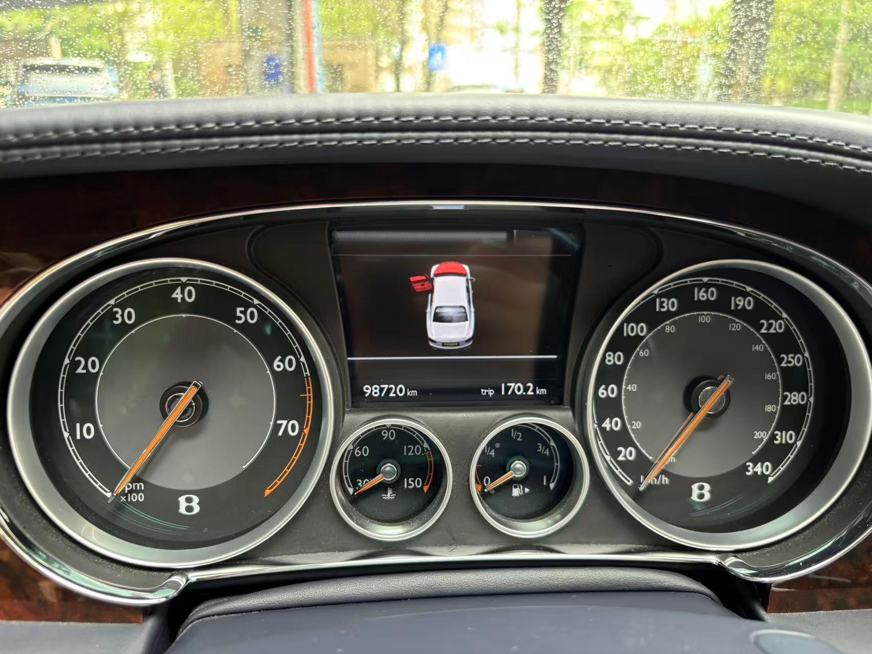 Bentley Fei Chi 2013 thumb 4