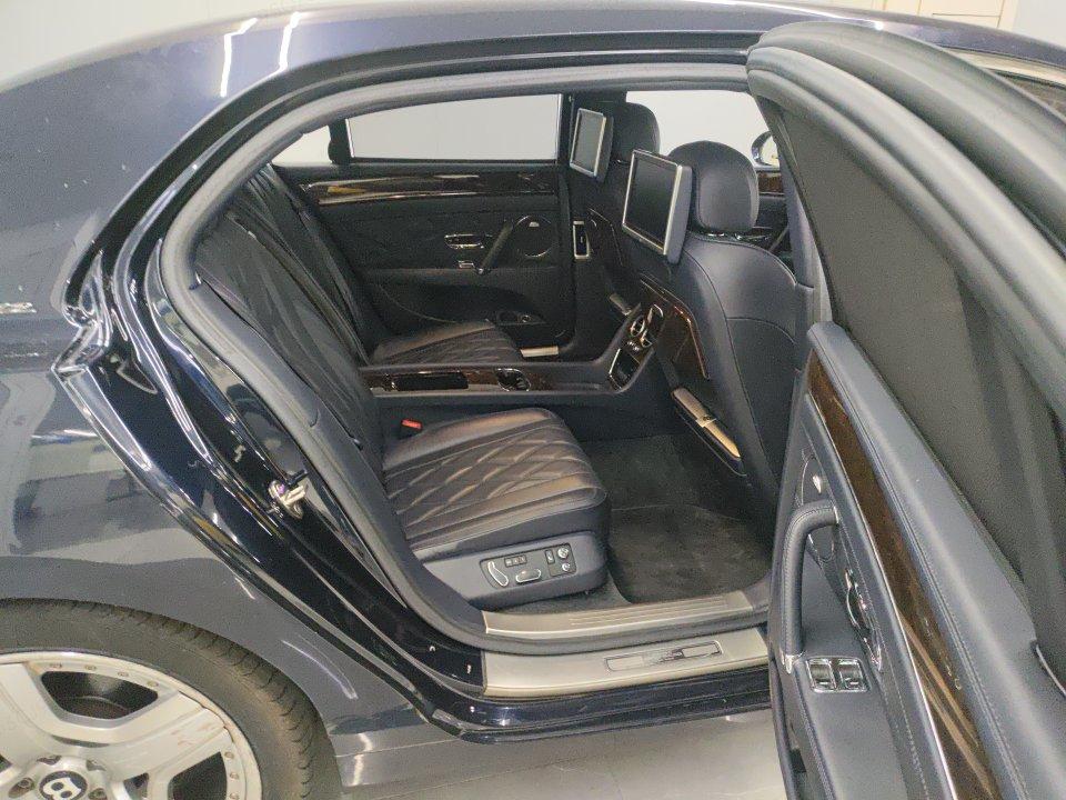 Bentley Fei Chi 2013 thumb 9
