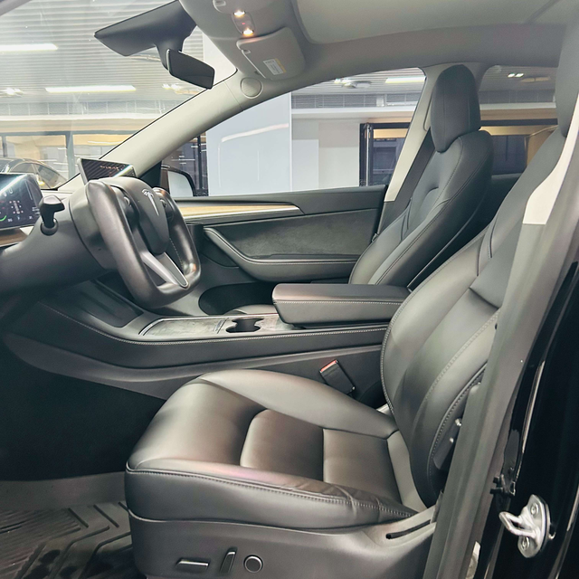Tesla Model Y 2021 thumb 7