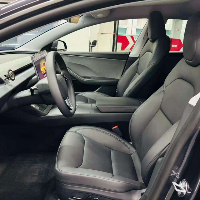 Tesla Model 3 2025 thumb 7