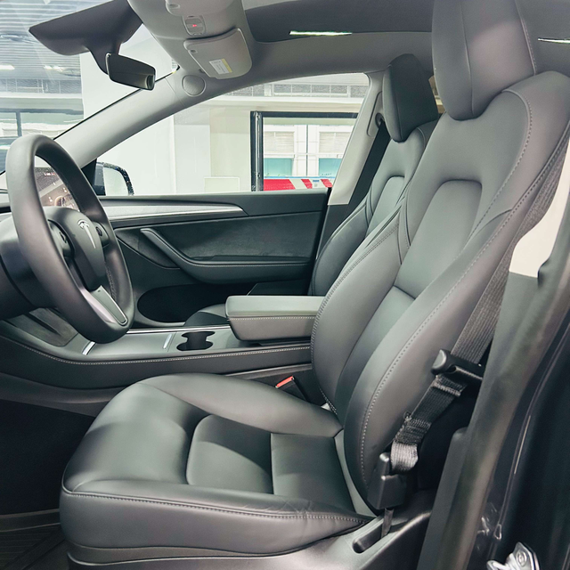 Tesla Model Y 2024 thumb 7