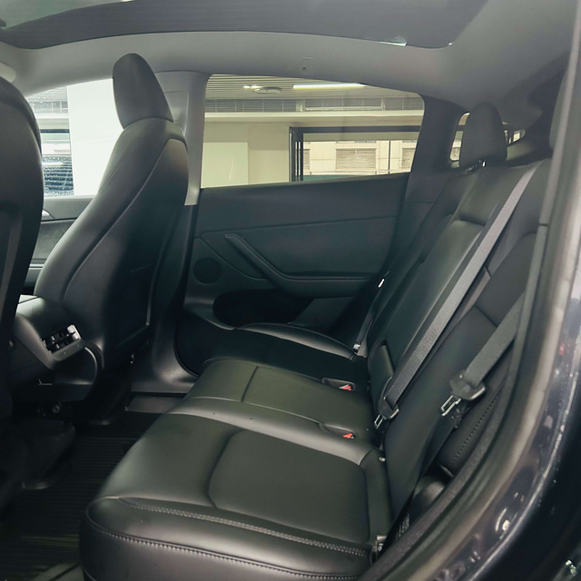 Tesla Model Y 2024 thumb 8