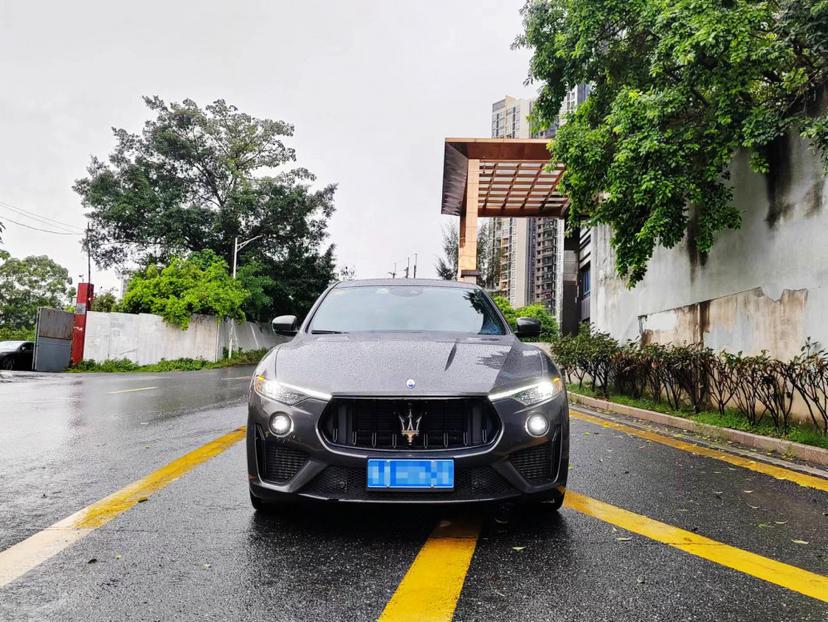 Maserati Levante 2021 thumb 10