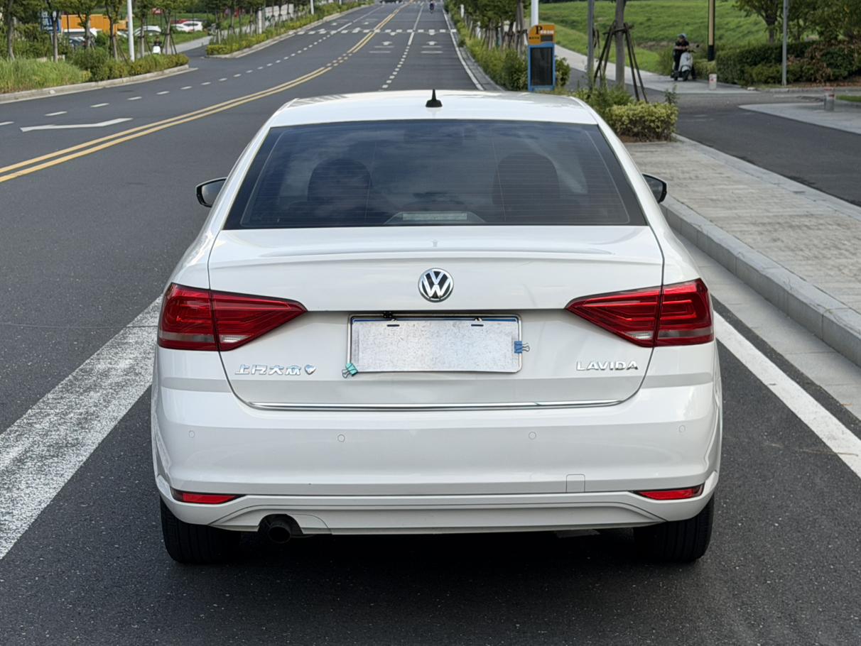 Volkswagen Lavida XR 2017 thumb 3