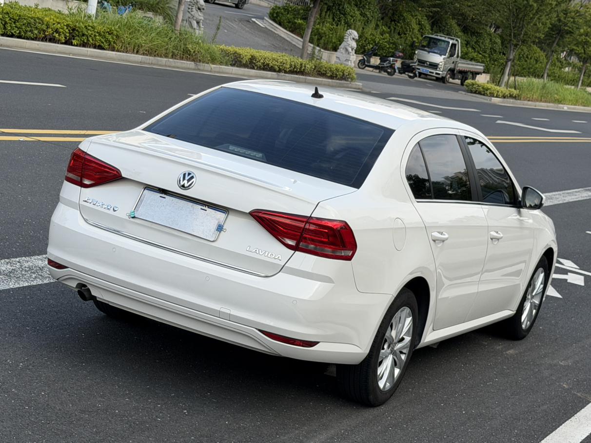 Volkswagen Lavida XR 2017 thumb 4