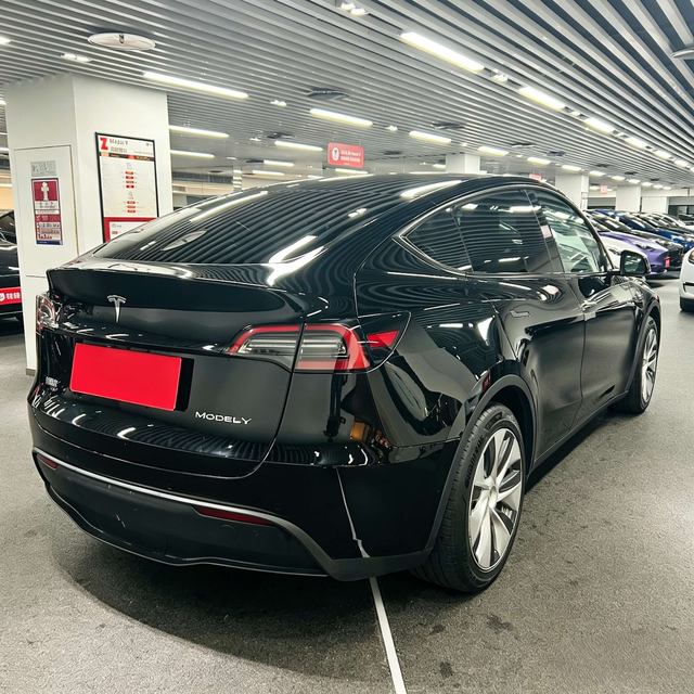 Tesla Model Y 2022 thumb 4
